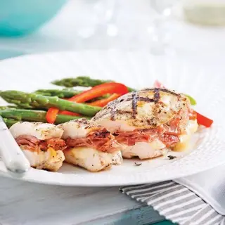 Suprême de poulet farci au jambon