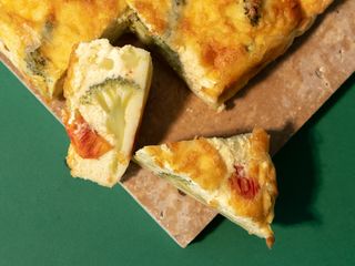 Clafoutis salé (sans gluten) brocolis, fêta, tomates cerise (pièce)