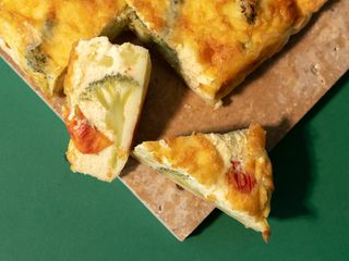 Clafoutis salé (sans gluten) brocolis, fêta, tomates cerise (pièce)