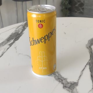 Schweppes tonic