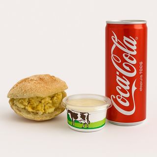 Mhiricha omelette fromage rouge + Coca Cola + Raib