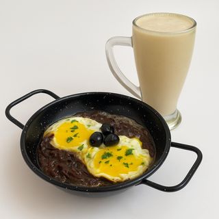 Mkila omelette khelii + Jus De Banane