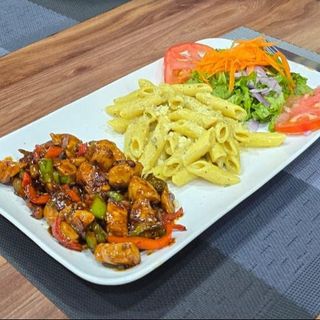 PATES AU POULET ET A LA SAUCE AIGRE-DOUCE