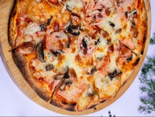 Pizza Reine