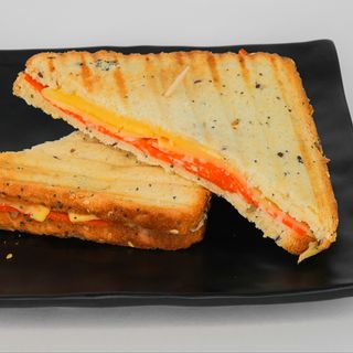 Toast au fromage et salami 