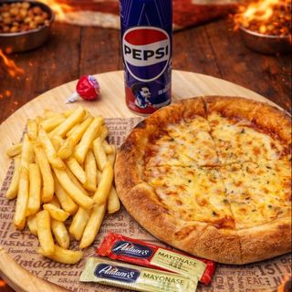 Mini Pizza chips and drink meal