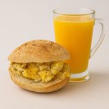 Mhiricha omelette fromage rouge + Jus D'orange