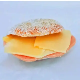 Mhiricha Lancheon , Fromage Rouge