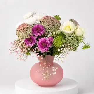 Le Vase In Pink Bloom