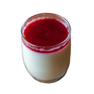 Lait au sirop rouge