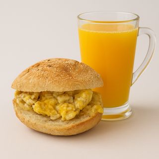 Mhiricha omelette fromage rouge + Jus d'orange