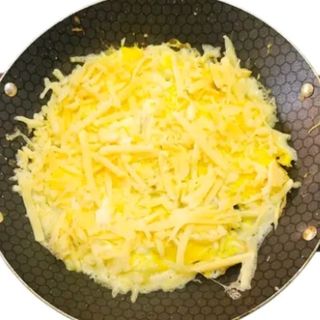 Mkila omelette fromage rouge