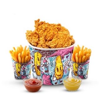 9 Pcs Fried Chicken & 2 Frites & 4 Sauces au Choix. 