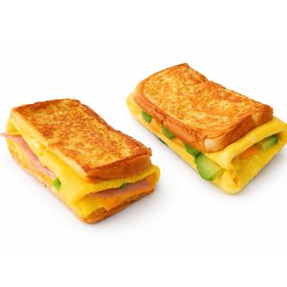 Toast avocado oumlette luncheon