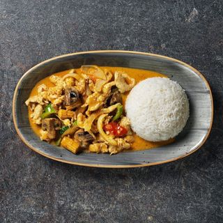 8-Wok-fried beef in red curry 
