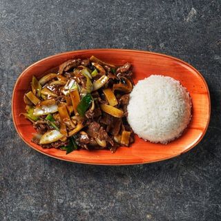 9-Wok-fried beef with mushroom