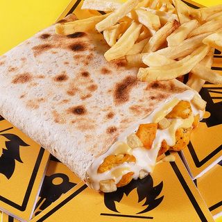 Tacos poulet curry ( Sauce fromagère du chef ) + Frites