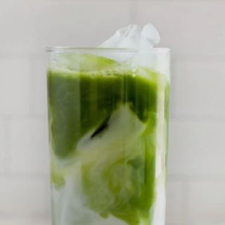 Iced matcha coconut