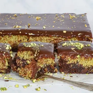 Brownies Kunafa & Sauce Pistache