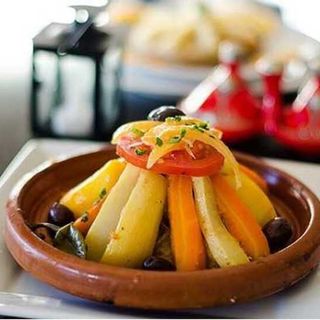 Tajine poulet légumes  avec tajine traditionnel offert
