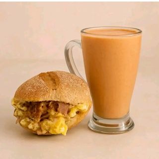 Mhiricha Omelette luncheon Fromage Rouge + jus panaché 