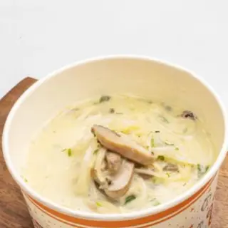 شوربة ساخنة