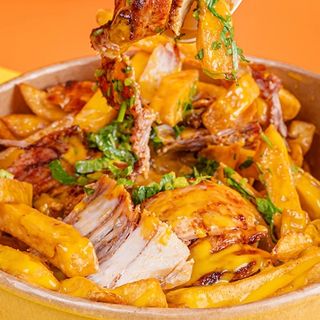 بولز شاورما مع الفريت والموزاريلا