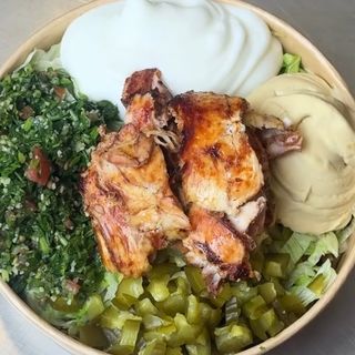 بولز شاورما مع مقبلات (حمص،تبولة،سلطة مغربية)