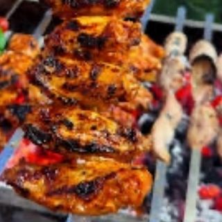 طبق اجنحة دجاج مشوية