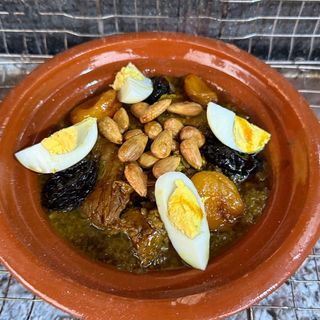 Tajine De Bœuf Aux Pruneaux Et Amandes