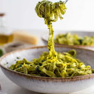 Tagliatelle al pesto