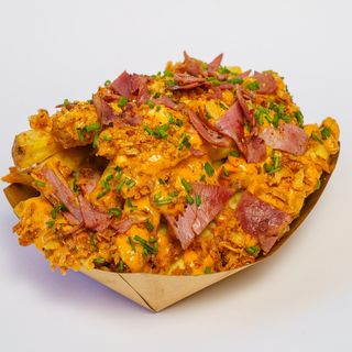 Fries ‘n pennut sauce