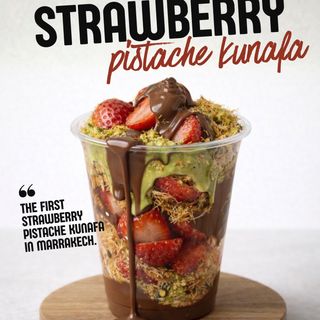 strawberry pistache kunafa