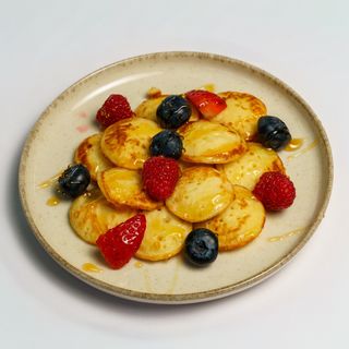 Seasonal fruits poffertjes