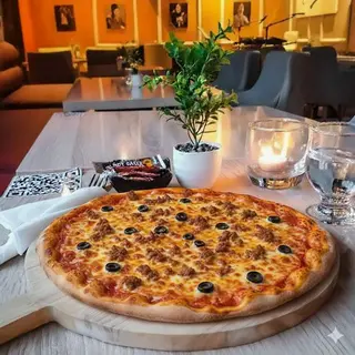 Pizza Bolognaise