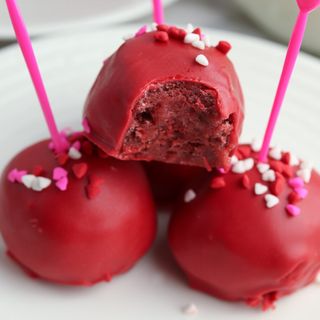 CAKE POPS RED VELVET