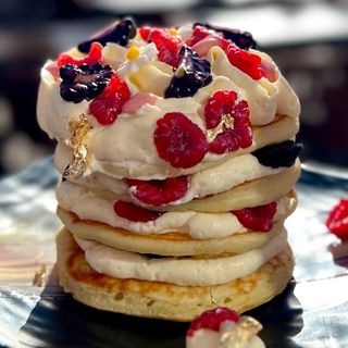 PANCAKE BERRY BOMB
