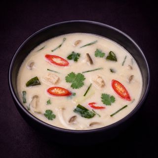 Soupe tom kha kai