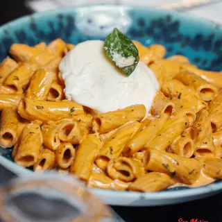 Rigatoni al burrata