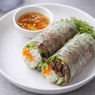 Rouleaux de printemps bœuf 2 pièces