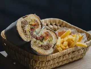Sandwich VIANDE HACHÉE avec frites