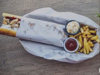 4 Bocadilos poulet + 4 citronnade avec frites