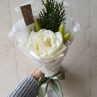 White rose
