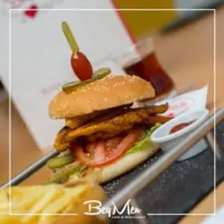 CHICKEN BURGER