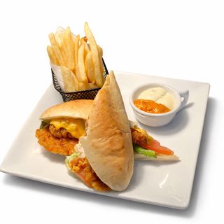 Sandwich Poulet avec frite