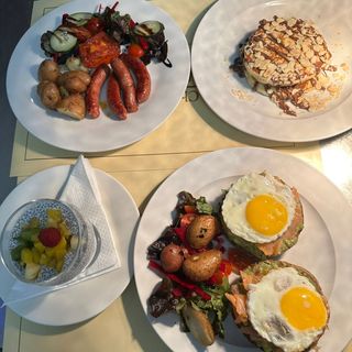 Brunch Legacy Dada