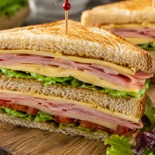 Le Club Dada au jambon