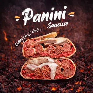 Panini Saucisse على الفحمGrillée