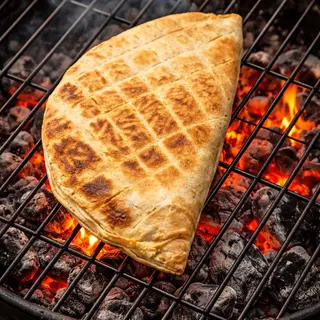 Panini lamama على الفحمgrillé
