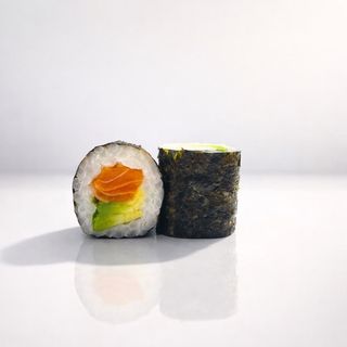 Maki Salmon Avocado : 6 Pcs